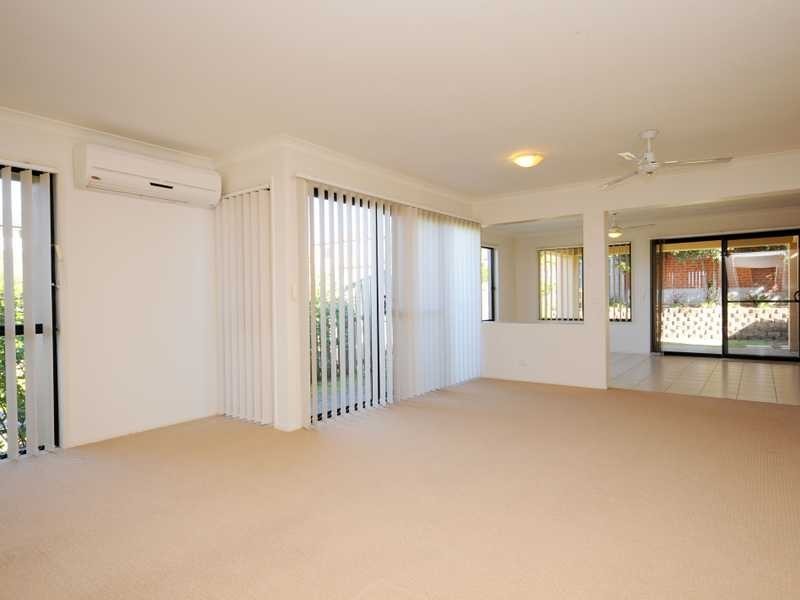 27 North Shore Avenue, Varsity Lakes QLD 4227