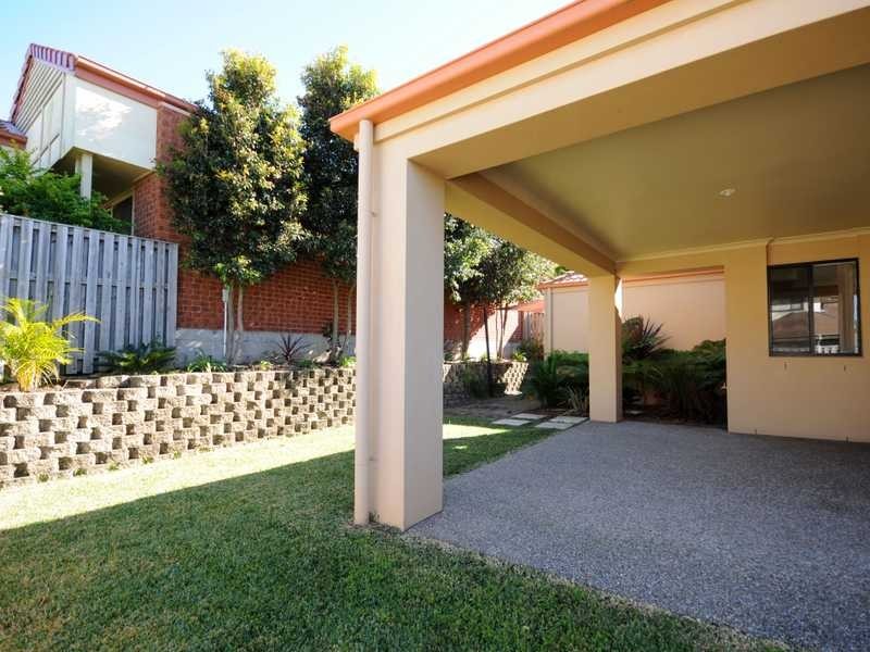 27 North Shore Avenue, Varsity Lakes QLD 4227