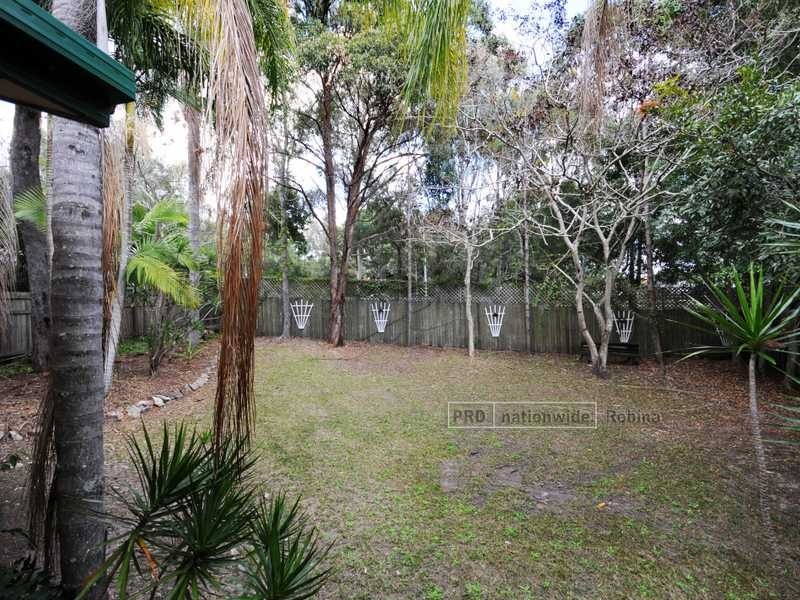 22 Indooroopilly Court, Robina QLD 4226