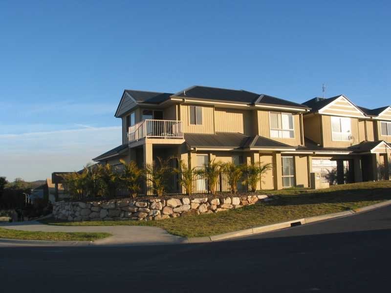 Unit 2/33 Hillridge Crescent, Varsity Lakes QLD 4227