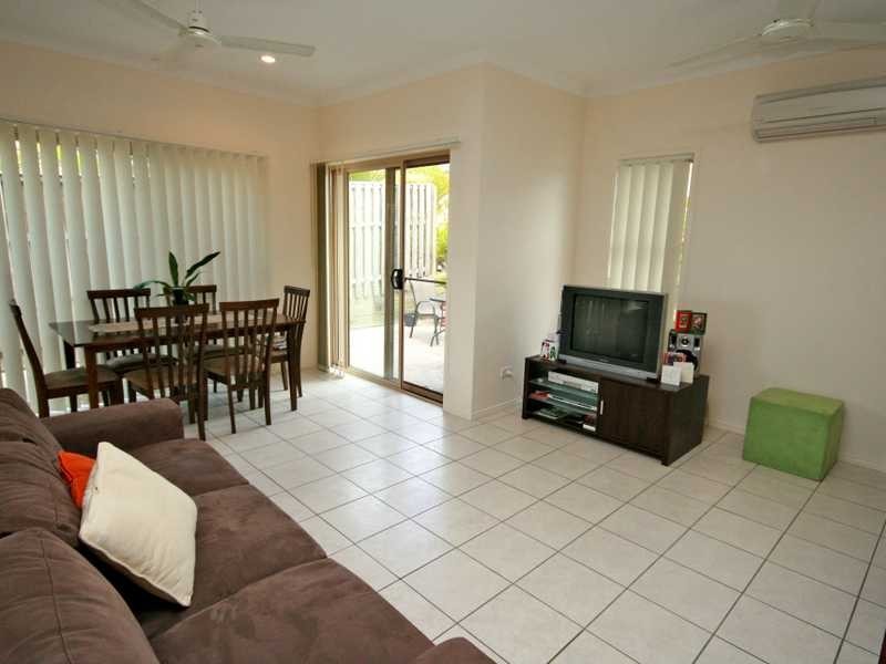 Unit 2/33 Hillridge Crescent, Varsity Lakes QLD 4227