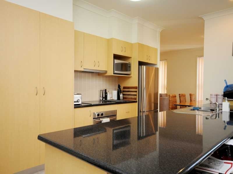 8 Imperia Crescent, Varsity Lakes QLD 4227