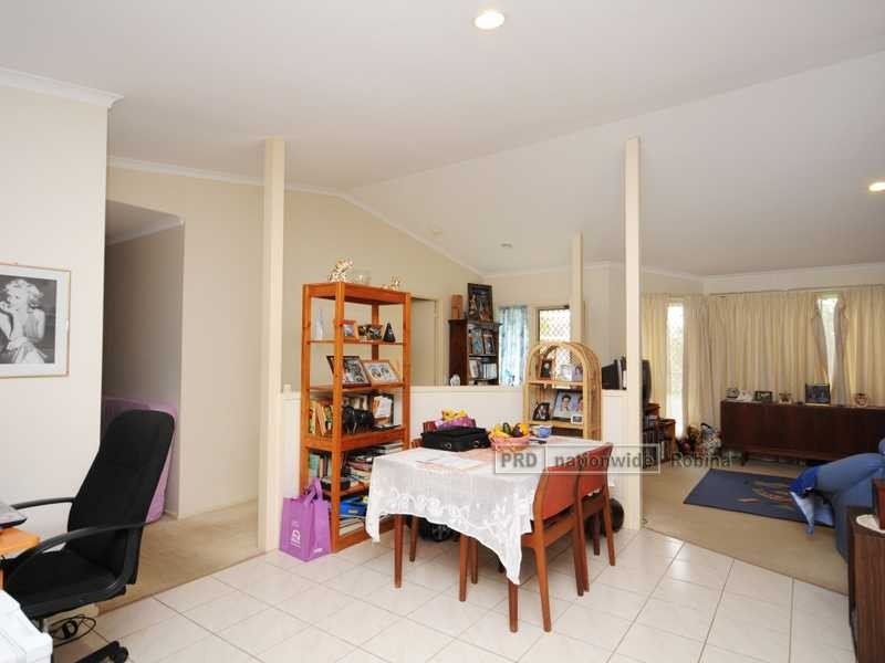 4 Kallista Close, Robina QLD 4226