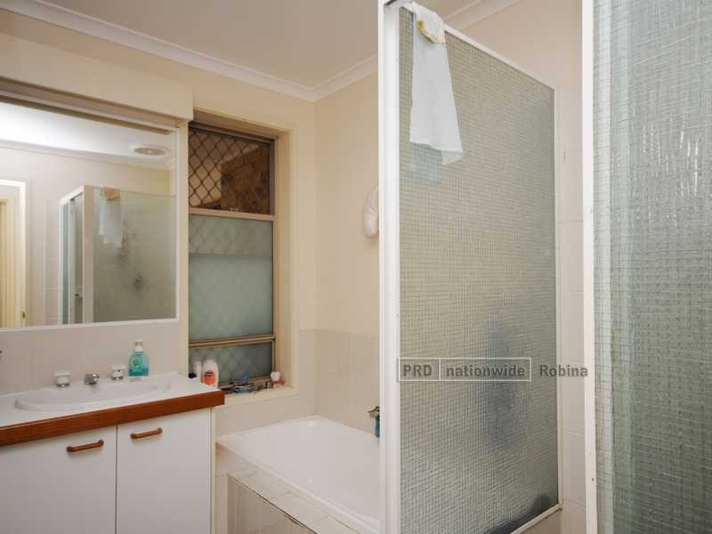 4 Kallista Close, Robina QLD 4226