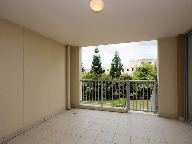 Unit 2/64 Riverwalk Avenue, Robina QLD 4226