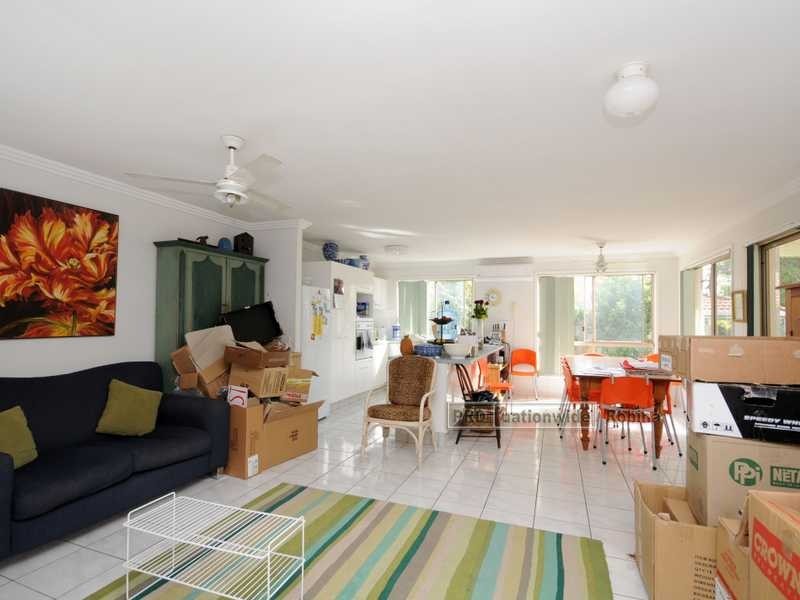 12 Lancashire Drive, Mudgeeraba QLD 4213