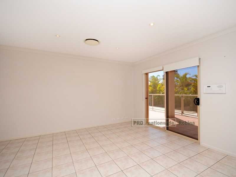 8/178 Palm Meadows Drive, Carrara QLD 4211