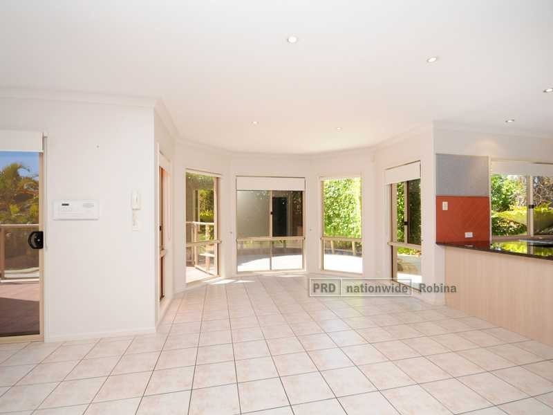 8/178 Palm Meadows Drive, Carrara QLD 4211