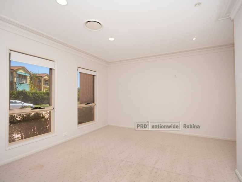 8/178 Palm Meadows Drive, Carrara QLD 4211