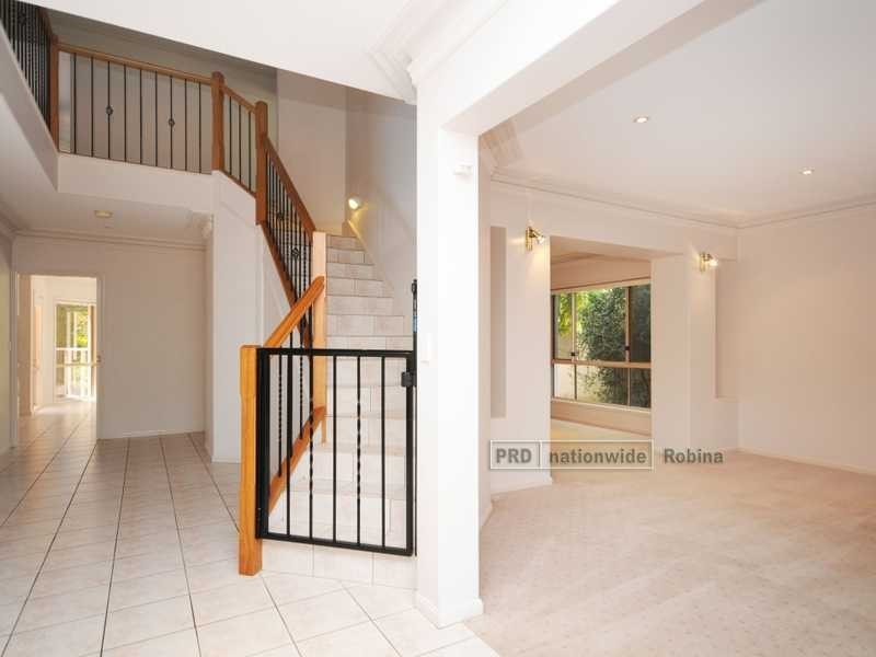 8/178 Palm Meadows Drive, Carrara QLD 4211