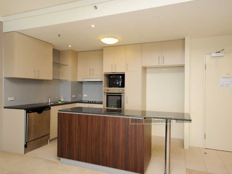 Unit 908/360 Marine Parade, Labrador QLD 4215