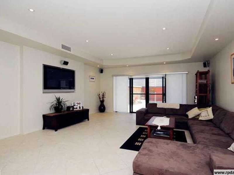 2/1890 Gold Coast Highway, Burleigh Heads QLD 4220