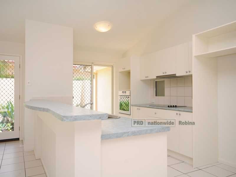 8 Mountain Ash Circuit, Robina QLD 4226