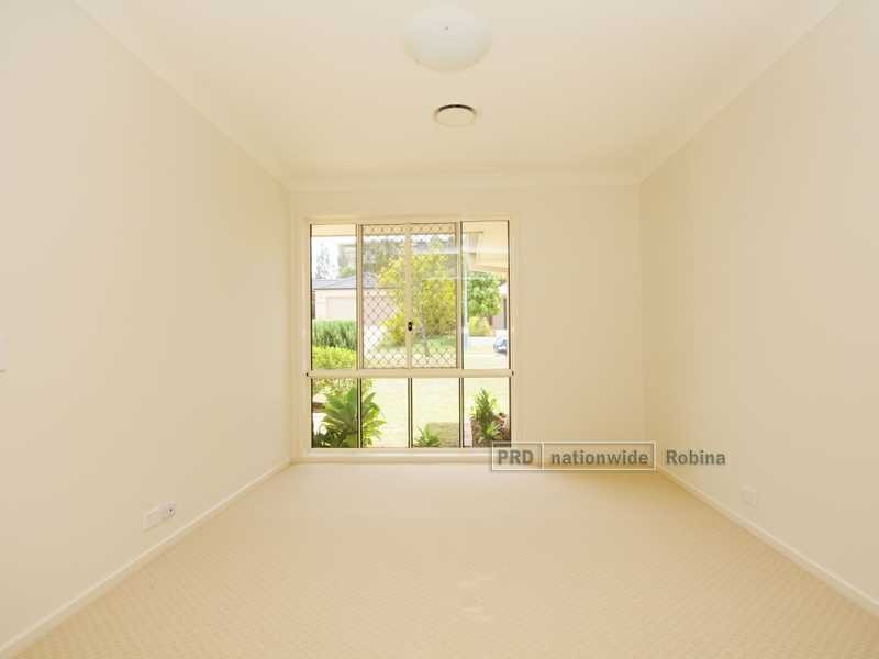 8 Mountain Ash Circuit, Robina QLD 4226