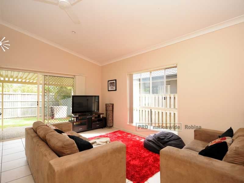 37 Palma Crescent, Varsity Lakes QLD 4227