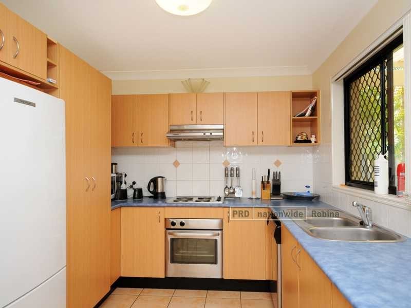 6 Parlour Place, Robina QLD 4226