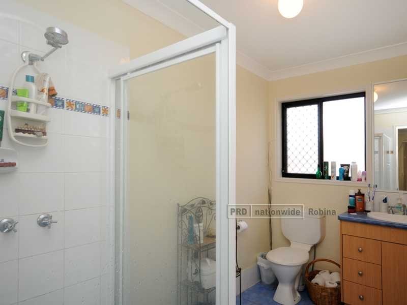 6 Parlour Place, Robina QLD 4226
