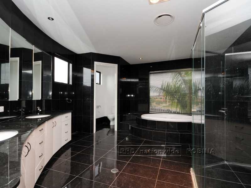 74 Bollard Circuit, Clear Island Waters QLD 4226