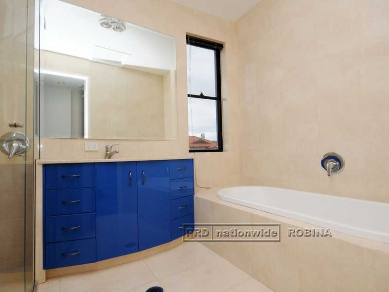 74 Bollard Circuit, Clear Island Waters QLD 4226