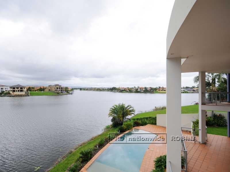 74 Bollard Circuit, Clear Island Waters QLD 4226