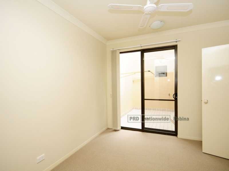 Unit 2/27 Ranier Crescent, Varsity Lakes QLD 4227