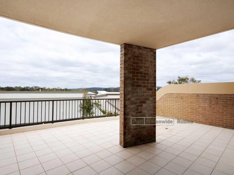 Unit 2/27 Ranier Crescent, Varsity Lakes QLD 4227
