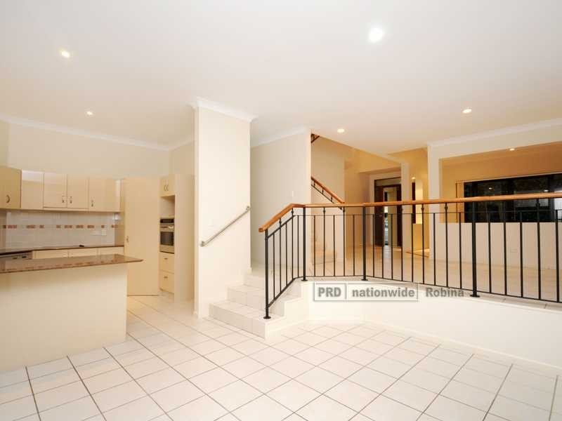 23 Riverwood Drive, Ashmore QLD 4214