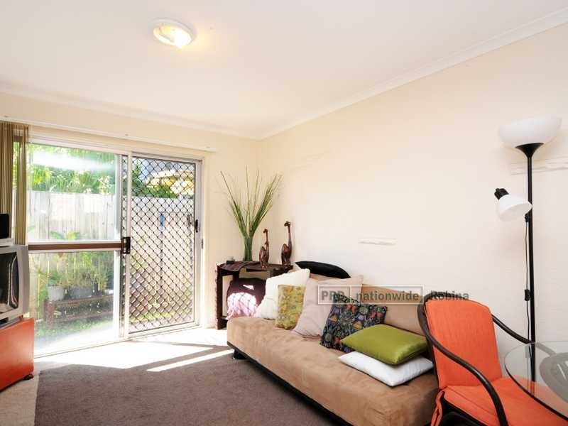 2/11 Second Avenue, Palm Beach QLD 4221