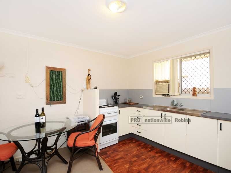 2/11 Second Avenue, Palm Beach QLD 4221