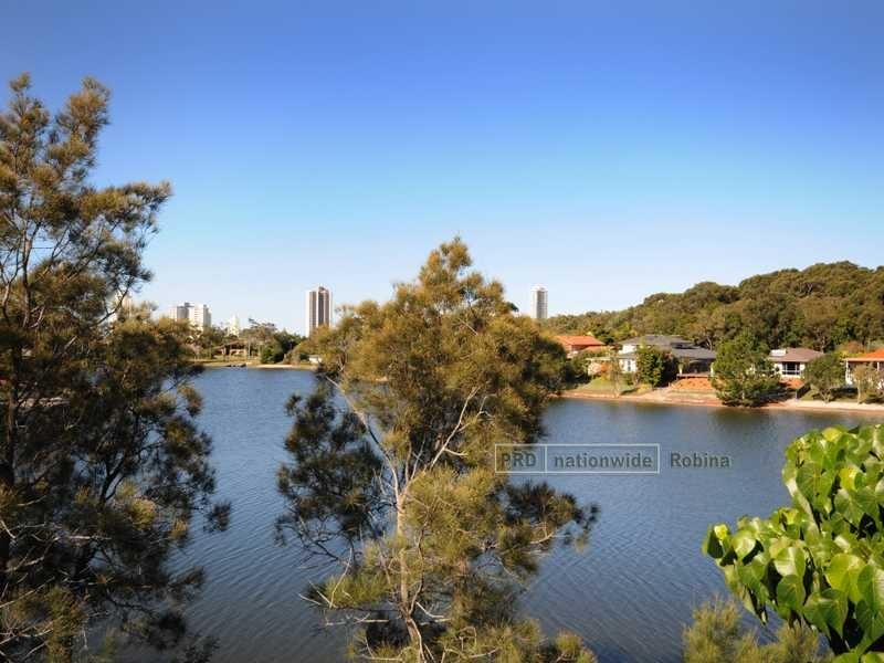 5/8 Sunbird Street, Burleigh Waters QLD 4220