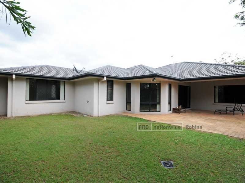 10 Straite Drive, Robina QLD 4226