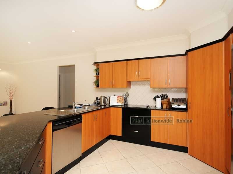 10 Straite Drive, Robina QLD 4226