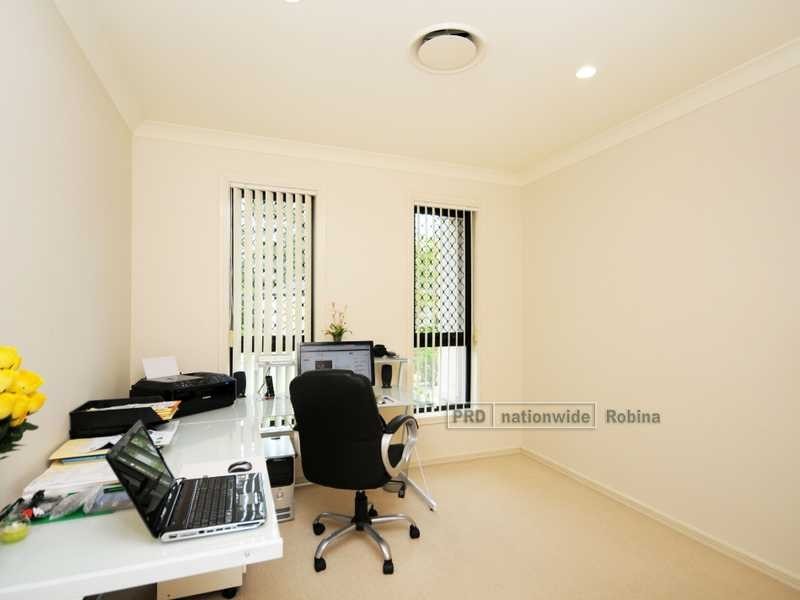 10 Straite Drive, Robina QLD 4226