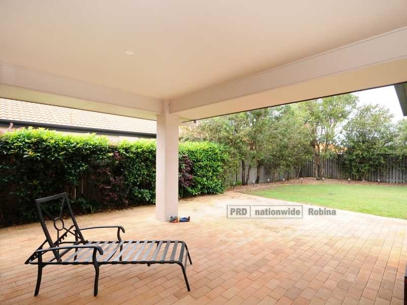 10 Straite Drive, Robina QLD 4226