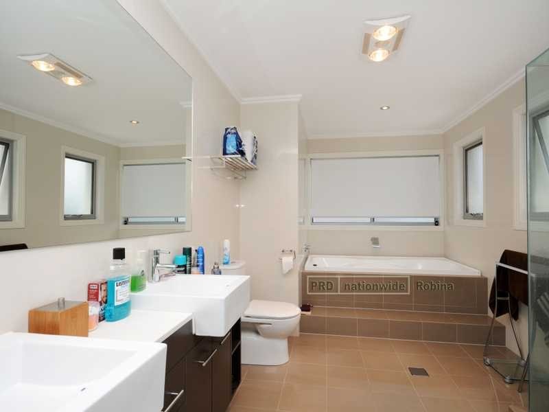 40 Great Southern Drive, Robina QLD 4226