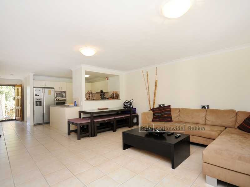 3/8 Sunbird Street, Burleigh Waters QLD 4220