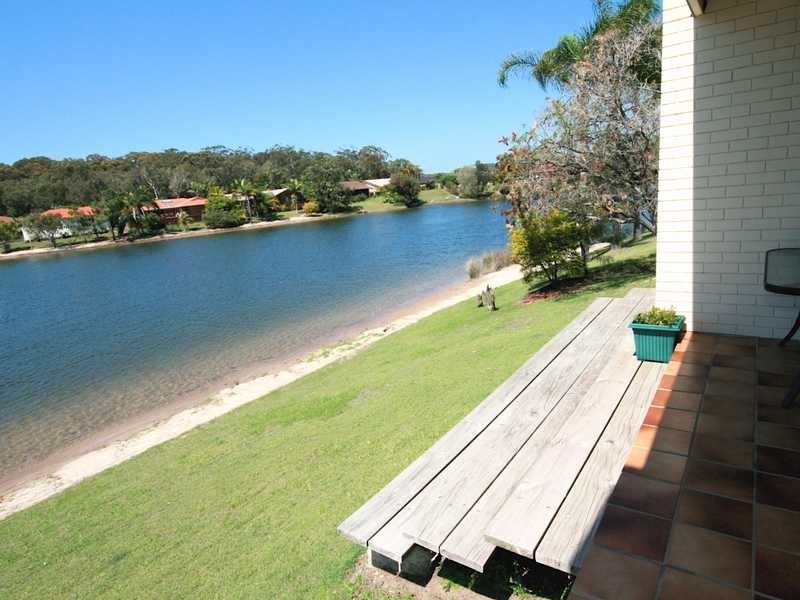 4/8 Sunbird Street, Burleigh Waters QLD 4220