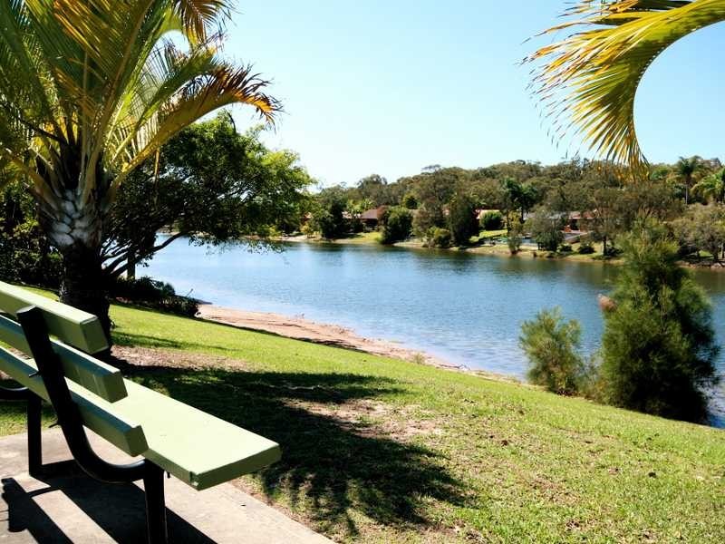 4/8 Sunbird Street, Burleigh Waters QLD 4220