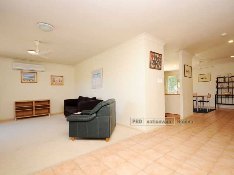 18 Swanton Drive, Mudgeeraba QLD 4213