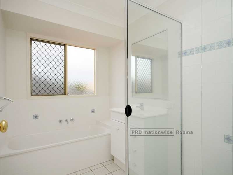 17 Ranier Crescent, Varsity Lakes QLD 4227