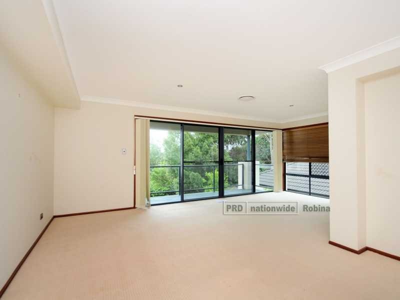 2 Avellino Drive, Varsity Lakes QLD 4227