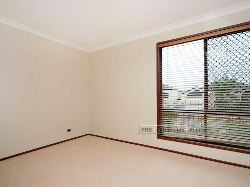 2 Avellino Drive, Varsity Lakes QLD 4227