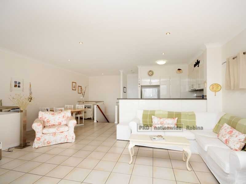 Unit 3/1 Campelles Avenue, Varsity Lakes QLD 4227