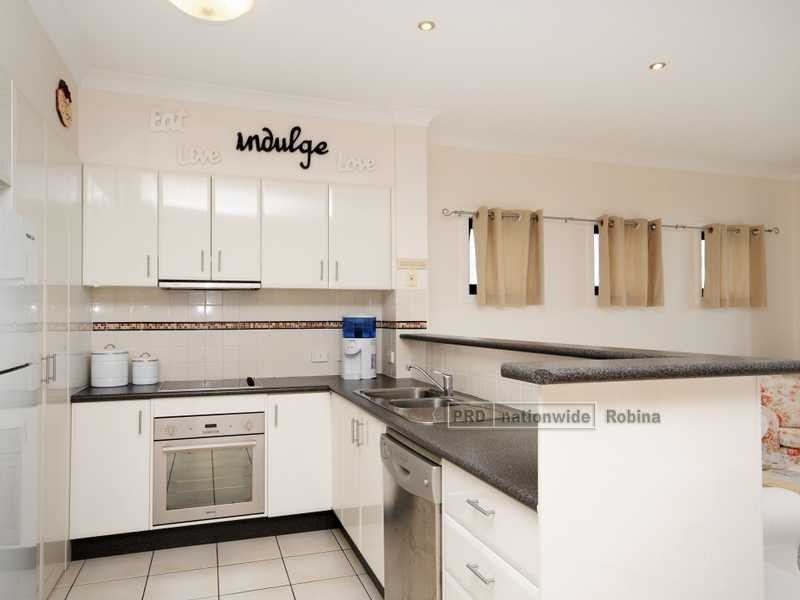 Unit 3/1 Campelles Avenue, Varsity Lakes QLD 4227