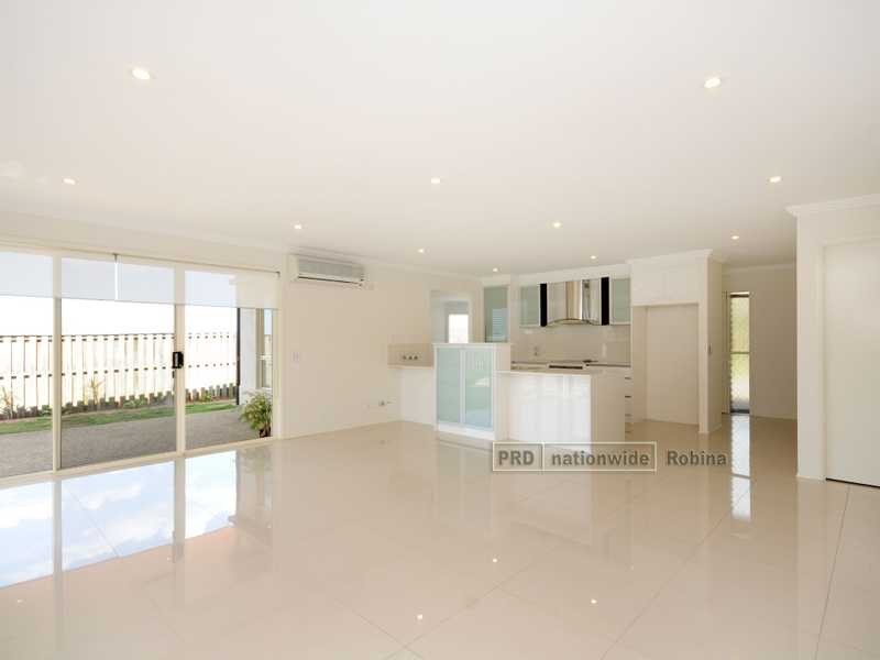 43 Langport Parade, Mudgeeraba QLD 4213