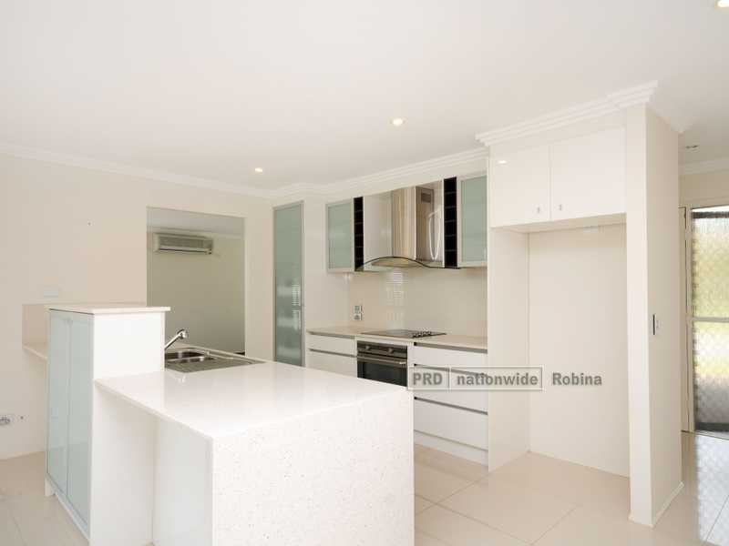 43 Langport Parade, Mudgeeraba QLD 4213