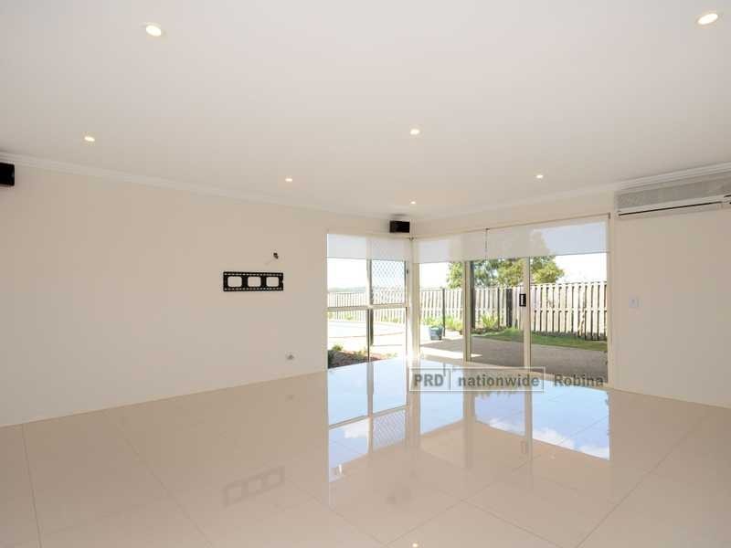 43 Langport Parade, Mudgeeraba QLD 4213