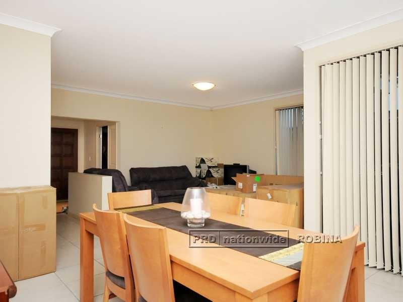 4 Avellino Drive, Varsity Lakes QLD 4227