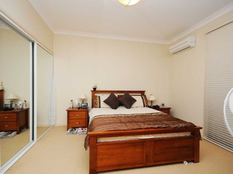 4 Avellino Drive, Varsity Lakes QLD 4227