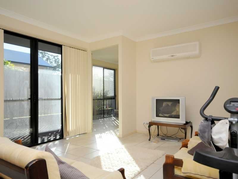 4 Avellino Drive, Varsity Lakes QLD 4227